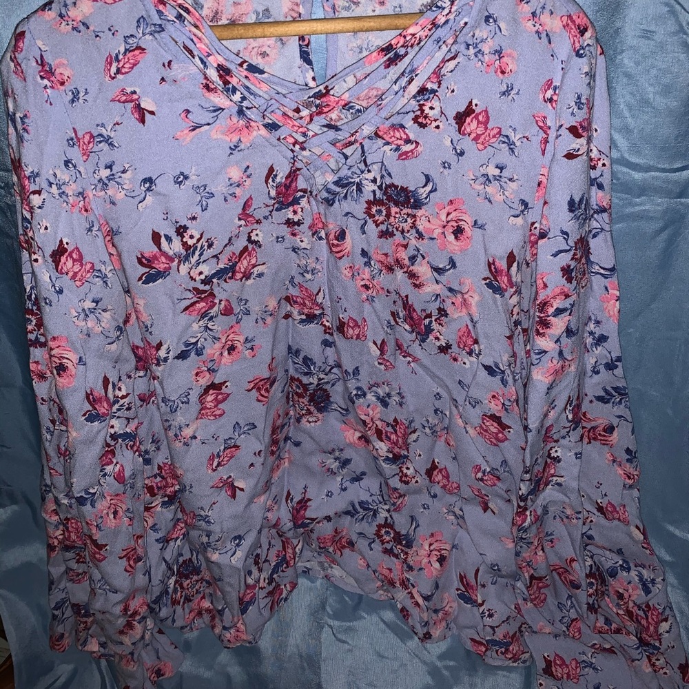 Floral flared armed blouse